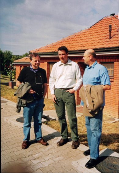 2003, Чортановцы, Сербия, слева направо Александр Генис, Свето Постич